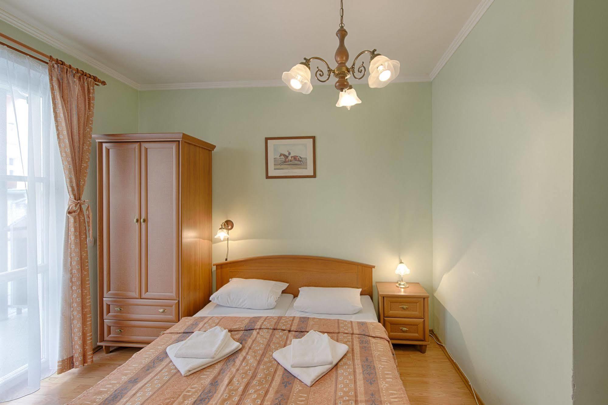 Hotel Derby Karlovy Vary Exterior foto
